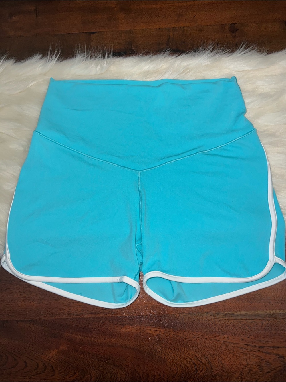 Offline by Aerie Real Me High Rise Shorty Shorts Sky Blue White Trim Size Large